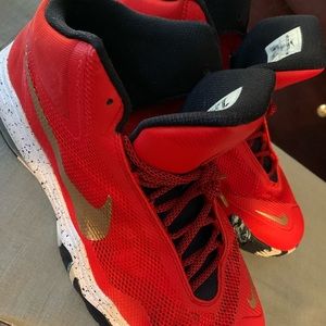 Nike Basketball Size 14 Anthony Davis